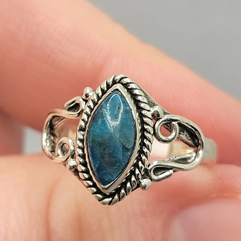Blue Apatite Sterling Silver Horseshoe Ring Signed Size 7